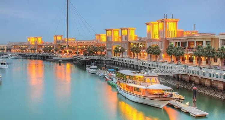 Souq Sharq Marina - 01K1Z7A8MGSK0YNK0QHP8PAN4V.webp