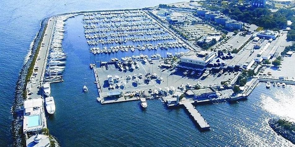 Ataköy Marina Park AVM - 01K1X060FNA50FXP4N6E0Z9T0D.jpeg